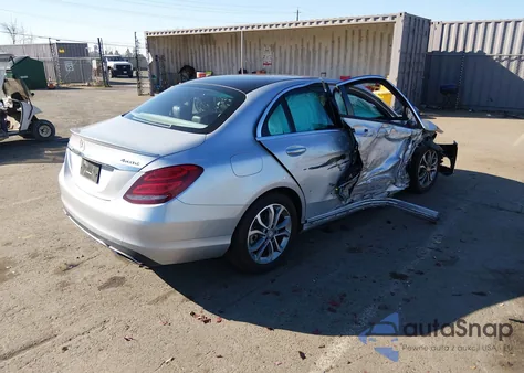 2016 Mercedes-Benz C 300 4Matic из США, поврежденный, VIN 55SWF4KB8GU134103